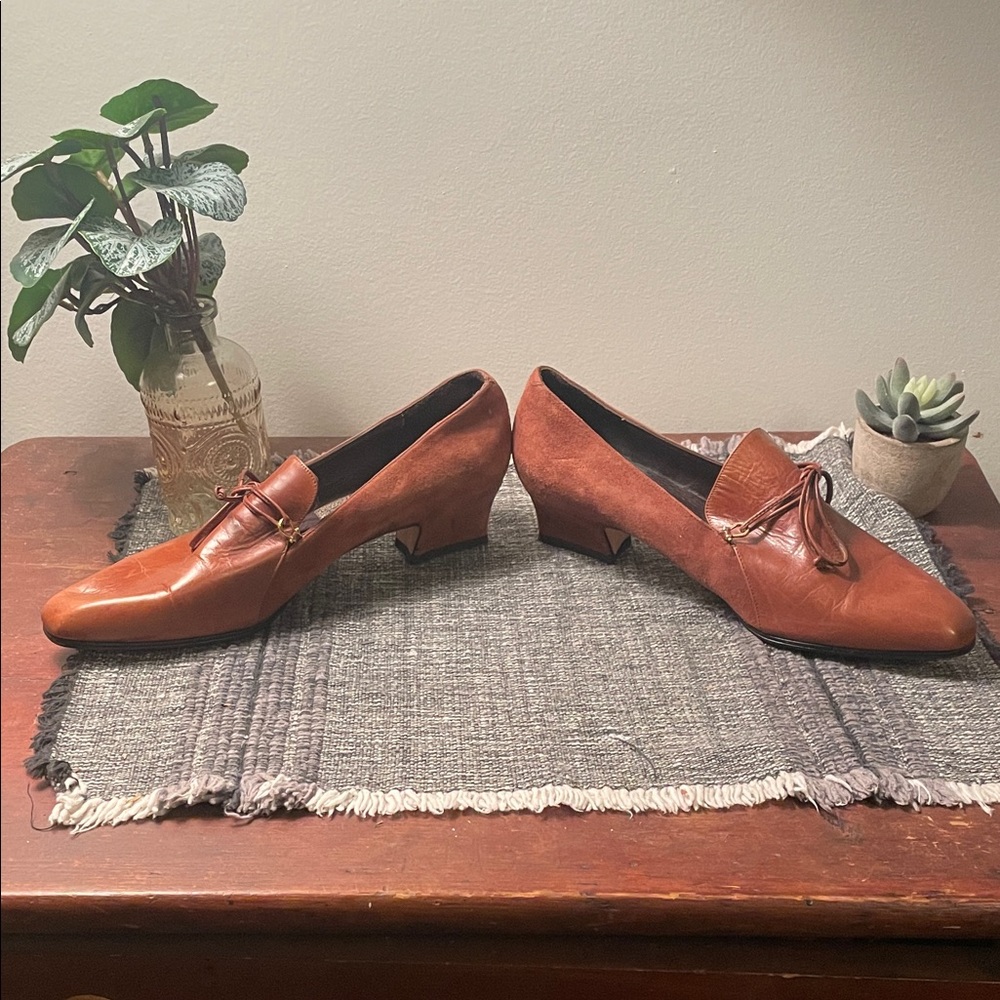 Amalfi Tan Italian Leather Flats with Bow Detail - Picture 3 of 6